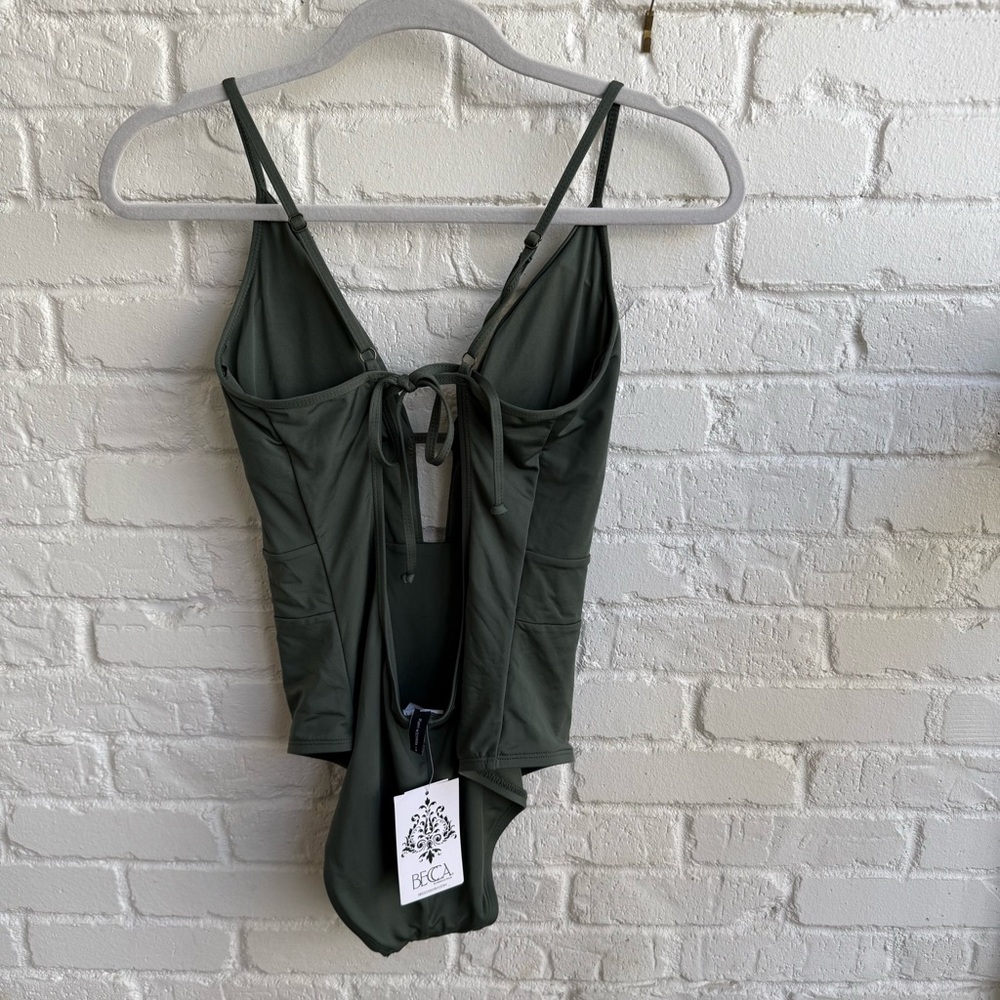 NWT Becca One Piece Swimsuit